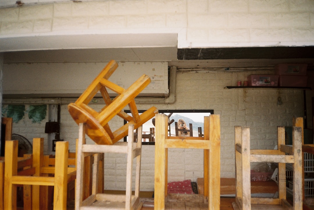 professionelle möbelmontage-dienstleistungen für eine schnelle und einfache einrichtung. zuverlässig, erfahren und kundenorientiert.