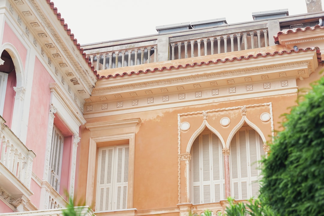 erfahren sie mehr über den legendären reichtum und das vermächtnis der familie rothschild, ein synonym für finanzielle macht und einfluss weltweit.