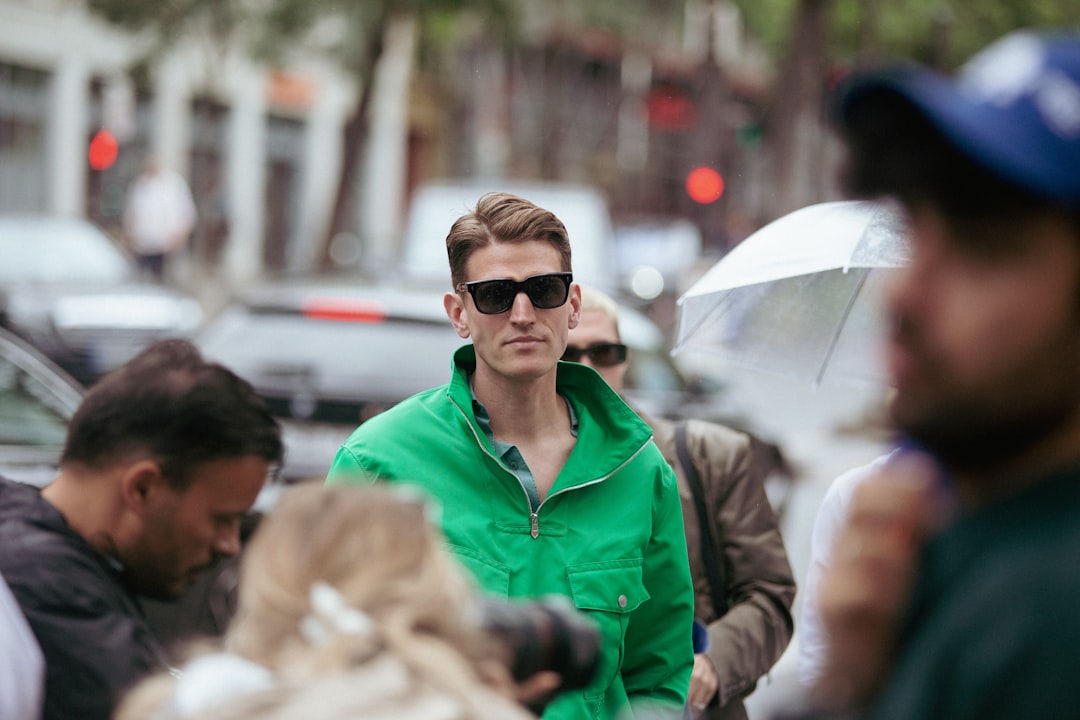 erfahren sie alles über das geschätzte vermögen von justin bieber, seine einnahmenquellen und seinen finanziellen erfolg.